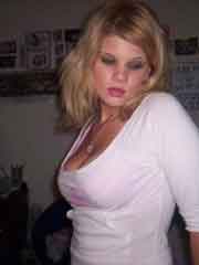 romantic female looking for guy in Holladay, Tennessee